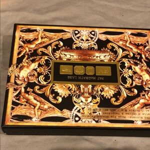 Pat McGrath colors Luxurious Gold and Black Eyeshadow Palette